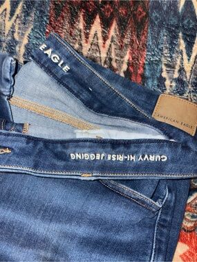 American Eagle Outfitters Light Blue Denim Jeggings with Contrast Stitching